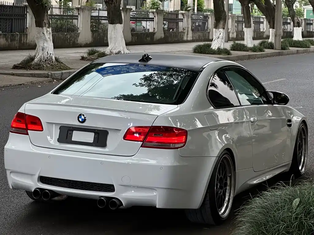 BMW M3 2009 — фото 6