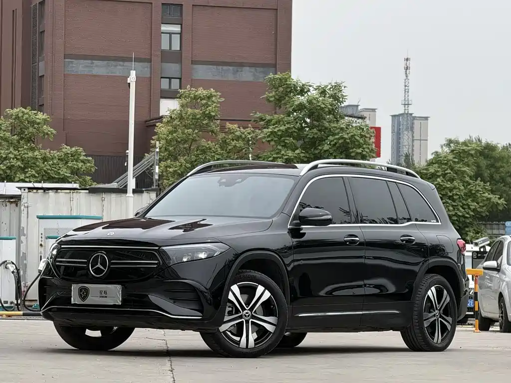 Mercedes-Benz EQB 2024 — фото 1