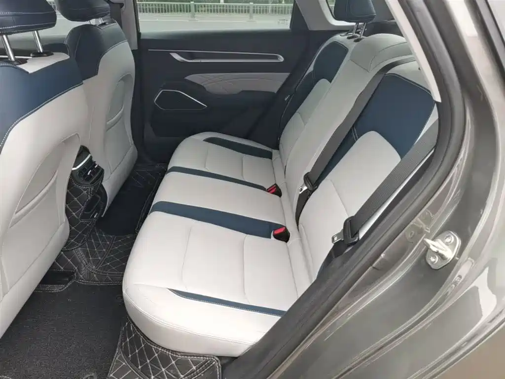 Geely Emgrand 2023 — фото 17