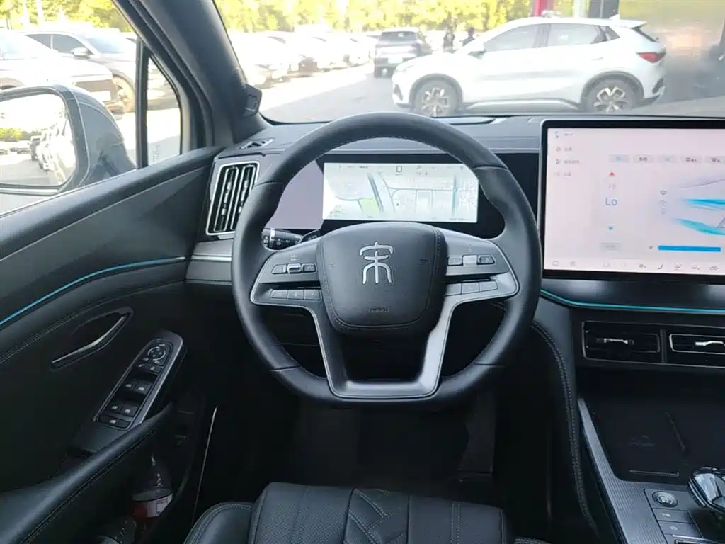BYD L DM-i 2025 — фото 11