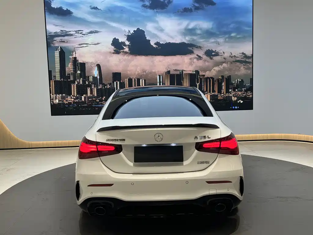 Mercedes-Benz A-Class AMG 2024 — фото 4