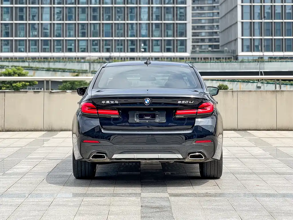 BMW 5 Series 2022 — фото 14