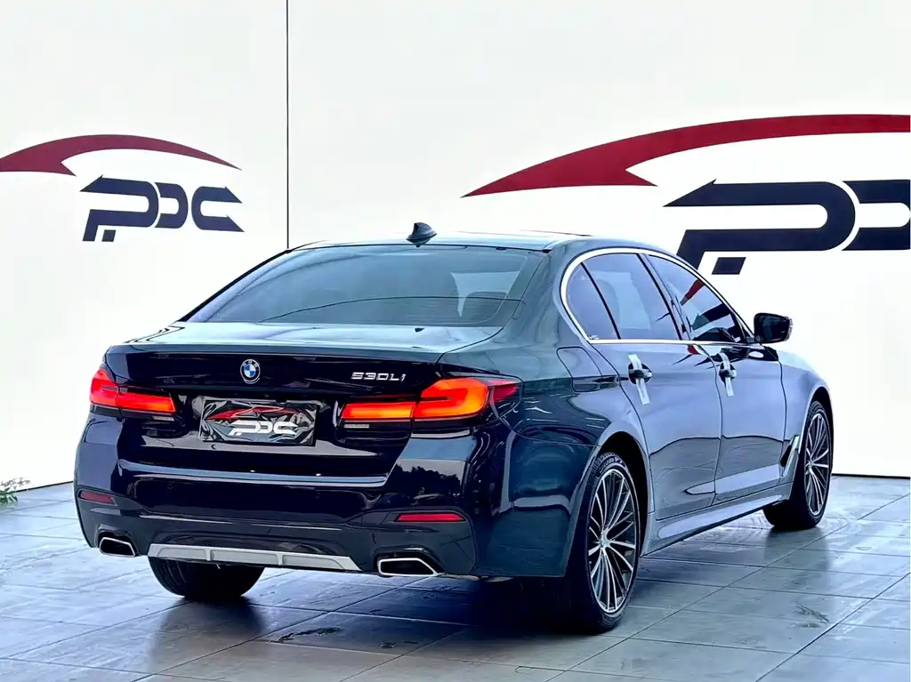 BMW 5 Series 2023 — фото 20