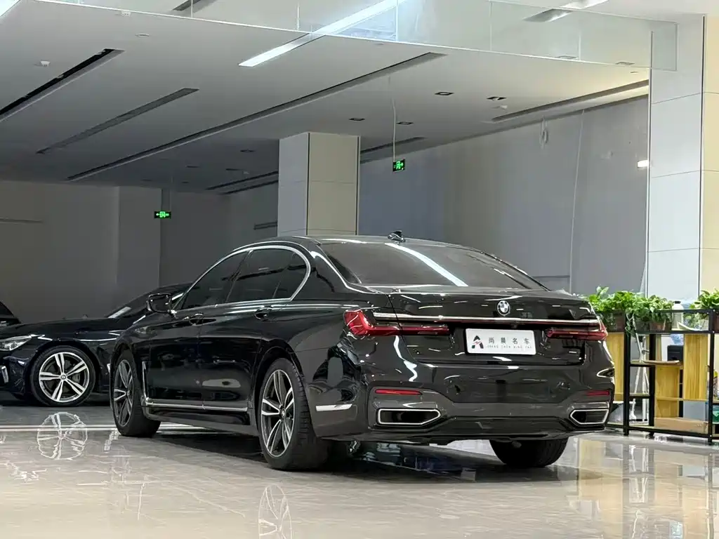 BMW 7 Series 2019 — фото 14
