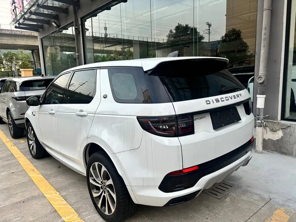 Land Rover Discovery Sport 2023 — фото 4