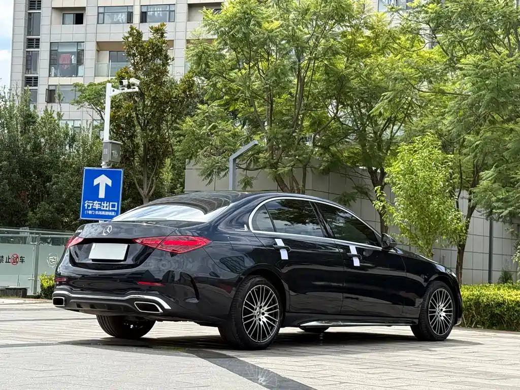 Mercedes-Benz C-Class 2023 — фото 7