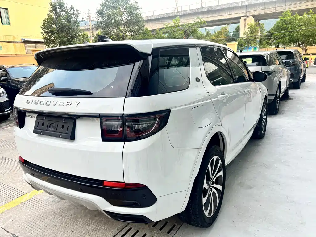 Land Rover Discovery Sport 2023 — фото 6