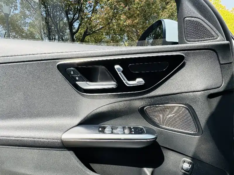 Mercedes-Benz C-Class 2023 — фото 15