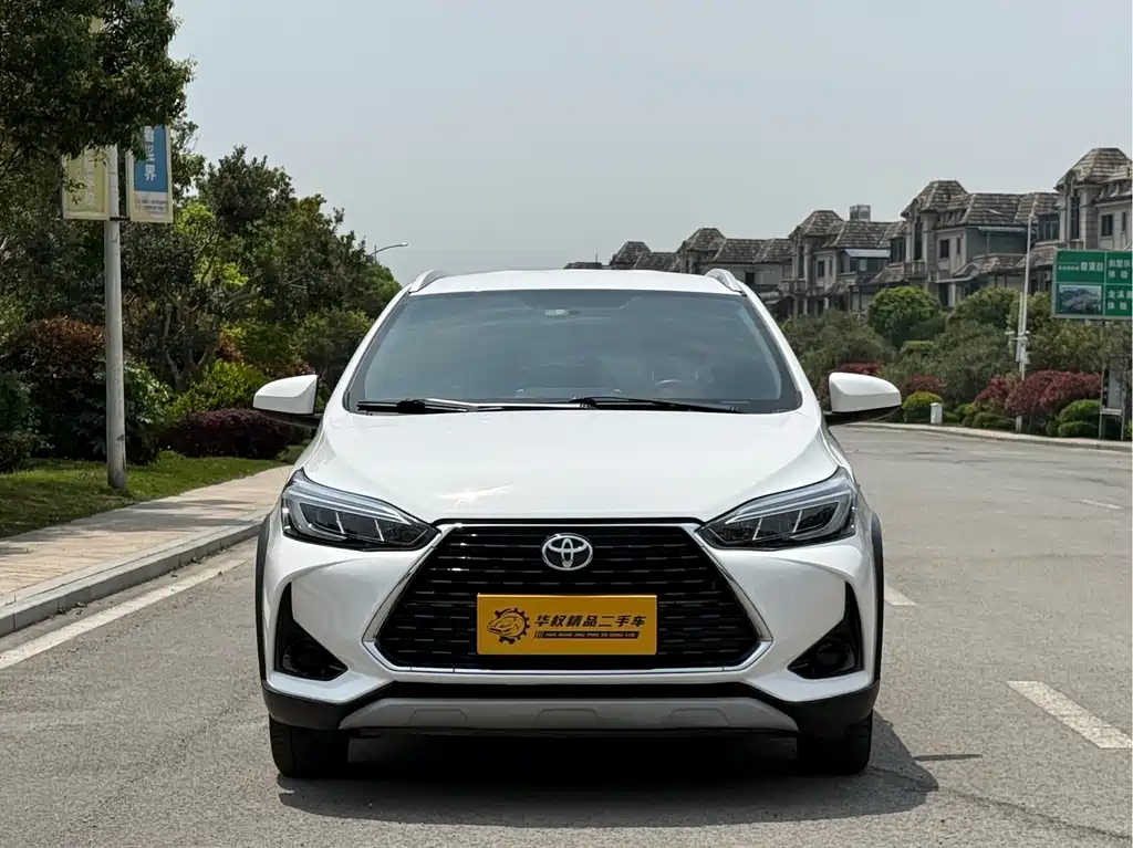 Toyota Yaris L 2023