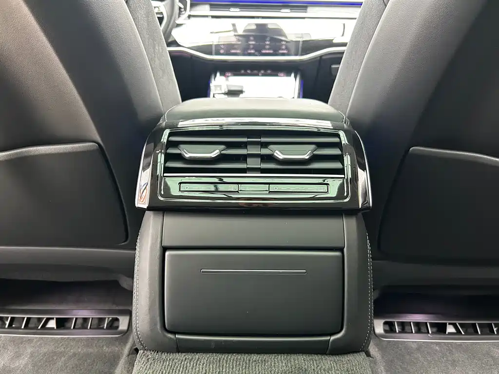Audi A8 2023 — фото 15