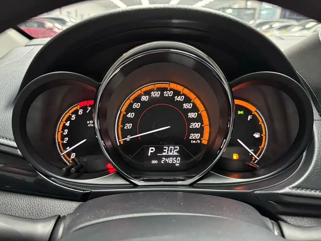 Toyota Yaris L 2022 — фото 22