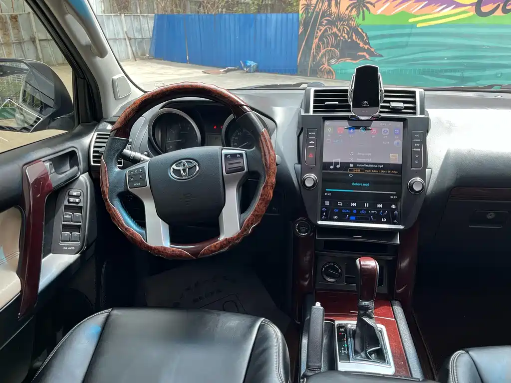 Toyota Prado 2017 — фото 10