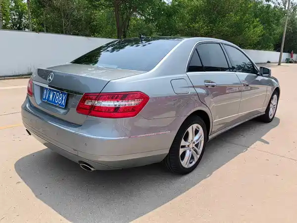 Mercedes-Benz E-Class 2010