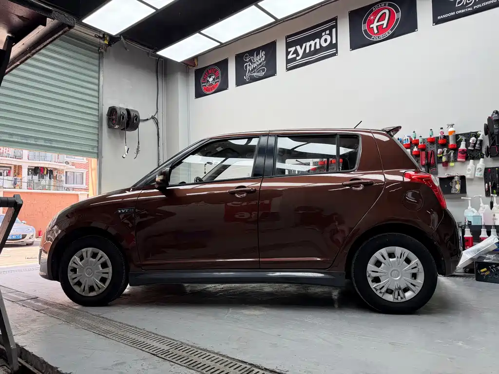 Suzuki Swift 2015 — фото 11