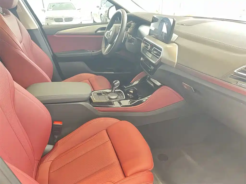 BMW X4 2025 — фото 11