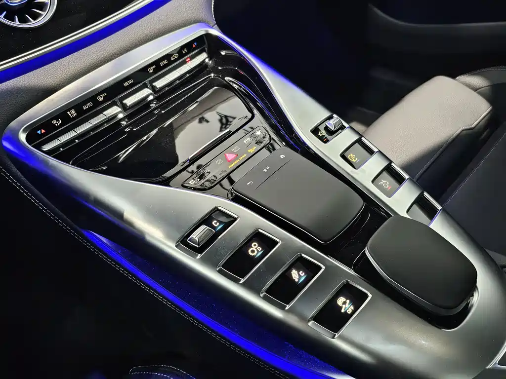 Mercedes-Benz AMG GT 2025 — фото 10