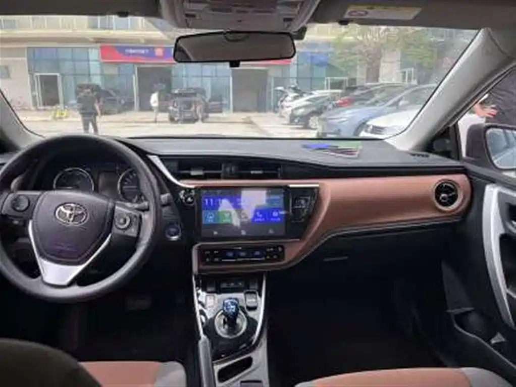 Toyota Corolla Hybrid 2019 — фото 8