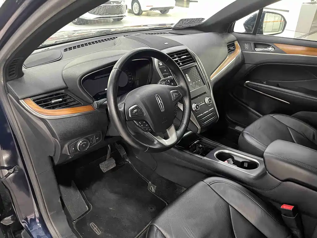 Lincoln MKC 2017 — фото 11