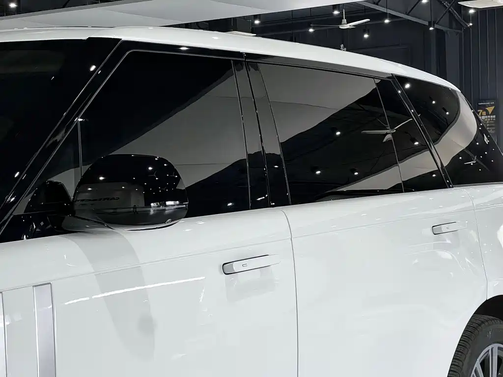 Land Rover Range Rover 2025 — фото 10