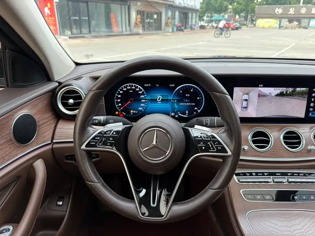 Mercedes-Benz E-Class 2022 — фото 11