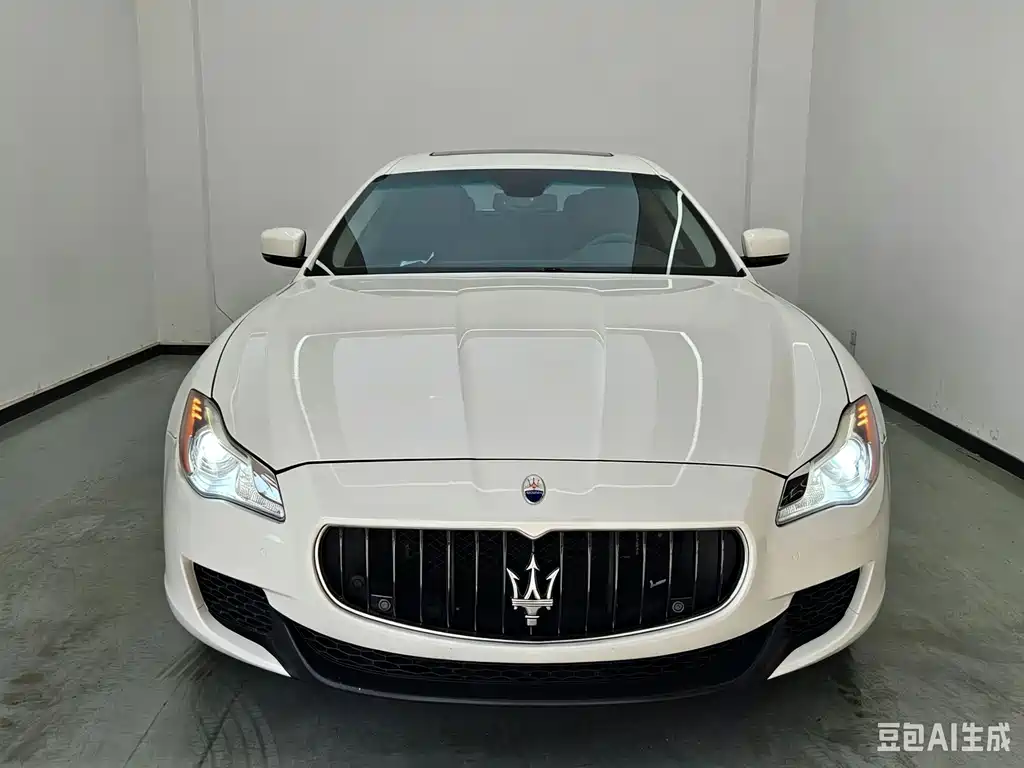 Maserati Quattroporte 2016 — фото 10