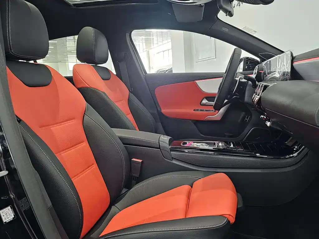 Mercedes-Benz A-Class AMG 2025 — фото 8