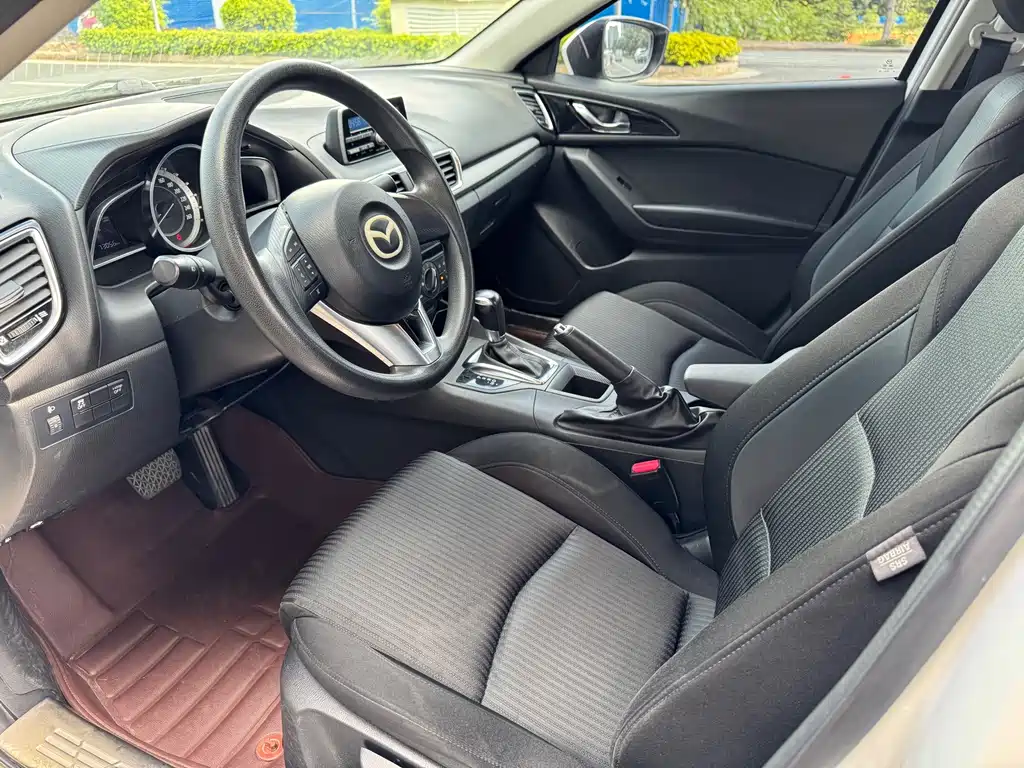 Mazda 3 Axela 2015 — фото 8