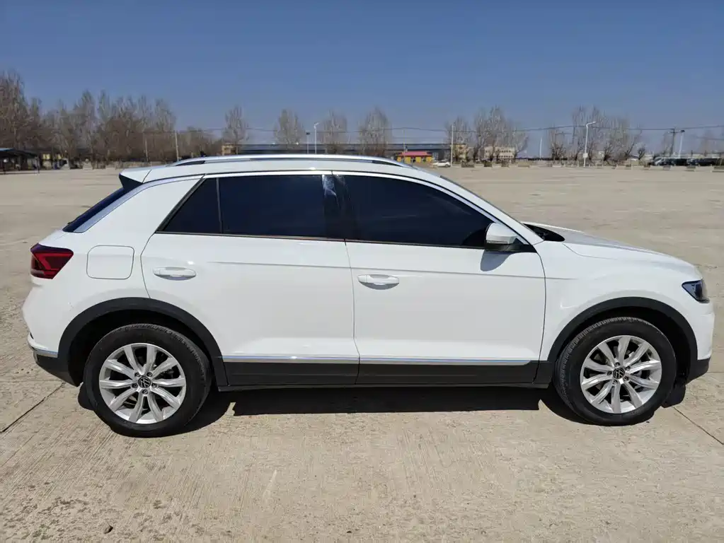 Volkswagen T-Roc 2023 — фото 9