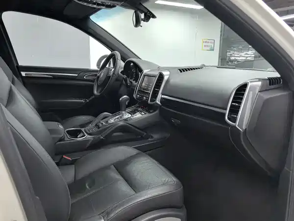 Porsche Cayenne 2011