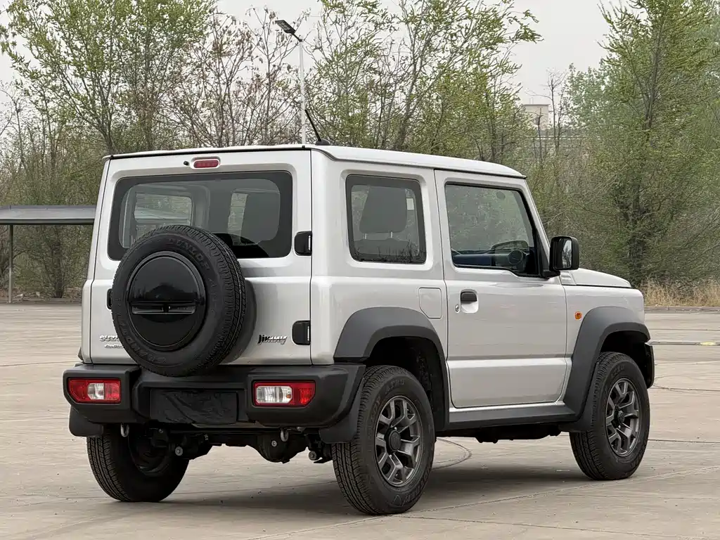 Suzuki Jimny 2024 — фото 5