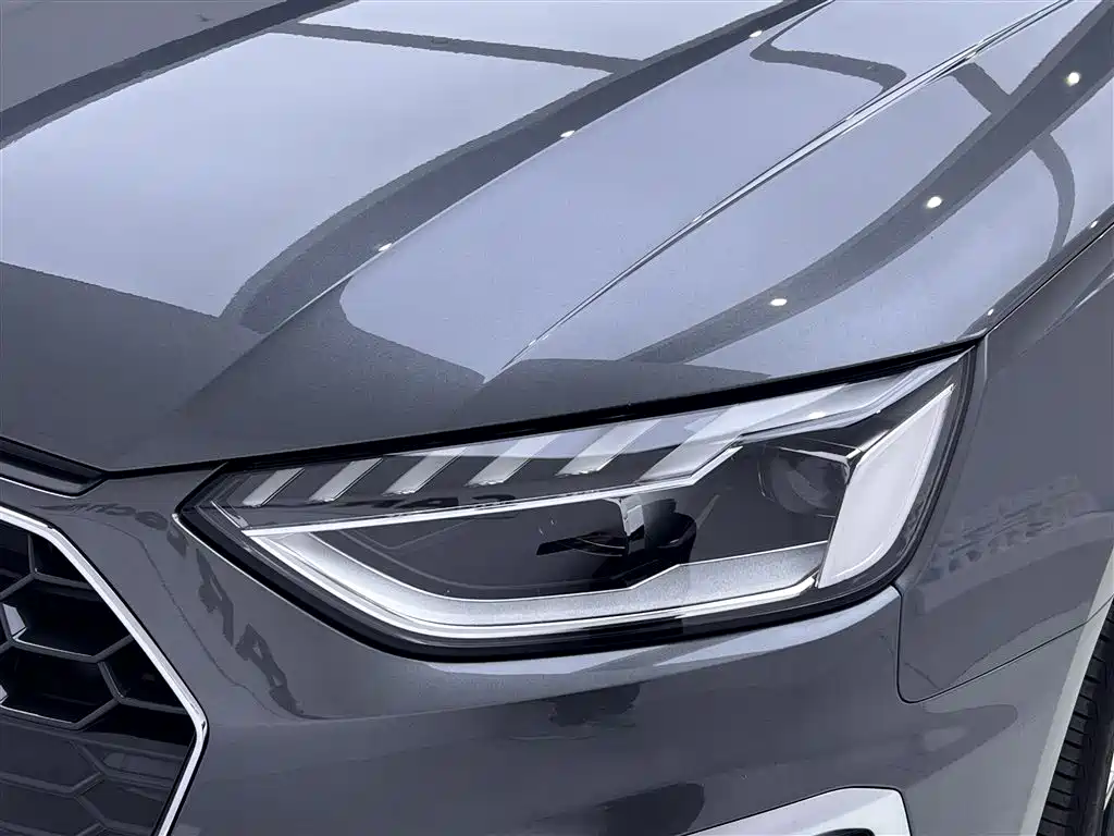 Audi A4L 2023 — фото 9