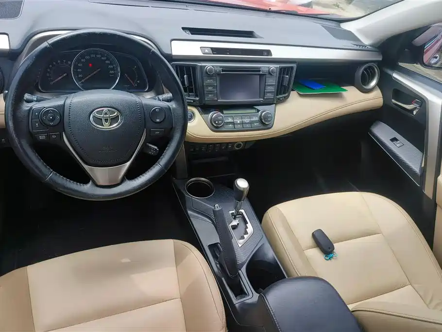 Toyota RAV4 2014 — фото 12