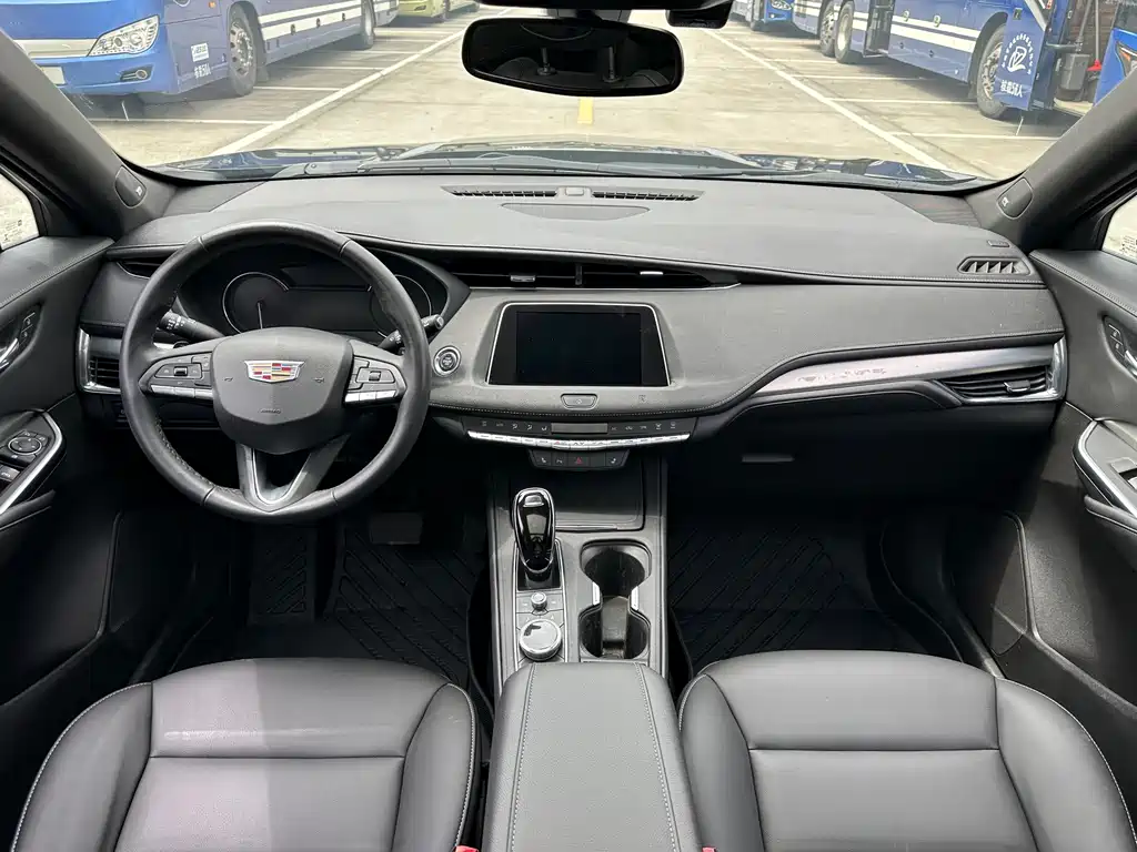 Cadillac XT4 2020 — фото 10