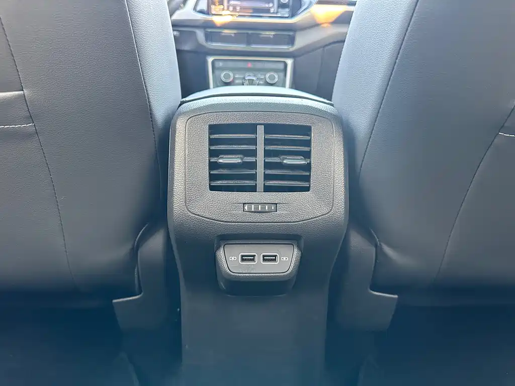 Volkswagen T-Cross 2020 — фото 15