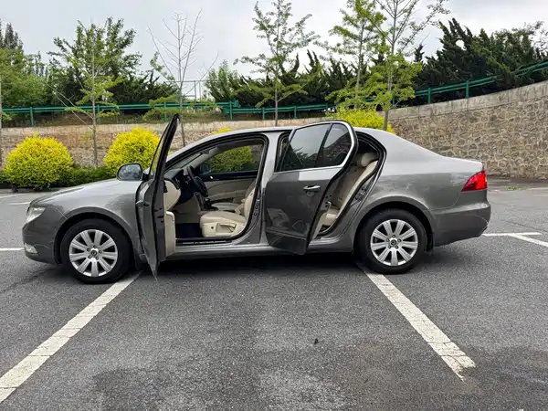 Skoda Superb 2012