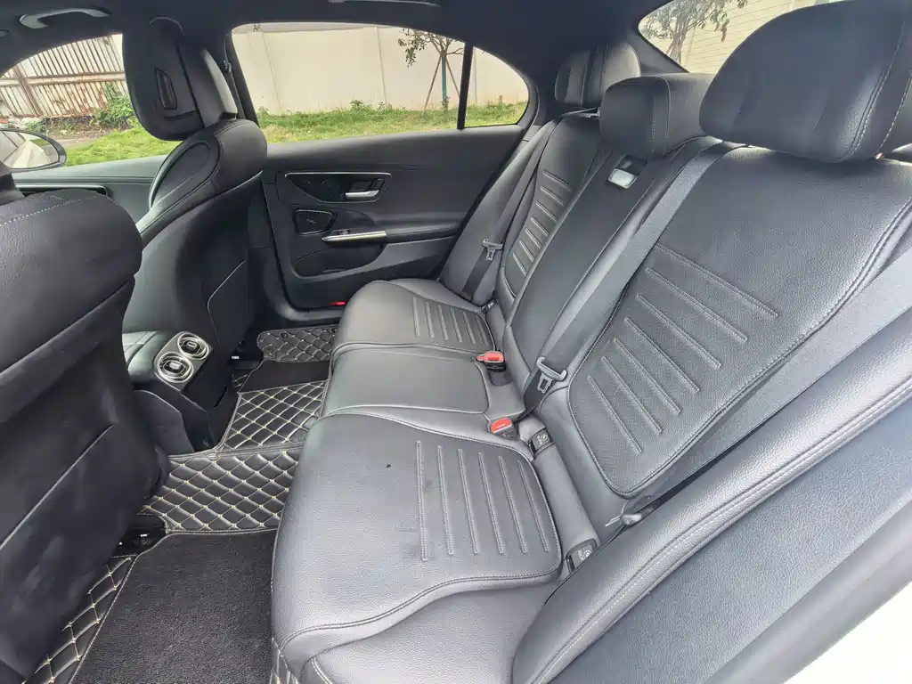 Mercedes-Benz C-Class 2023 — фото 8