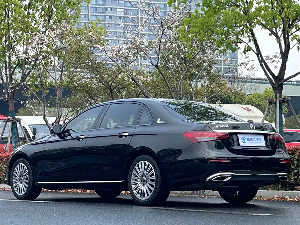 Mercedes-Benz E-Class 2023 — фото 4