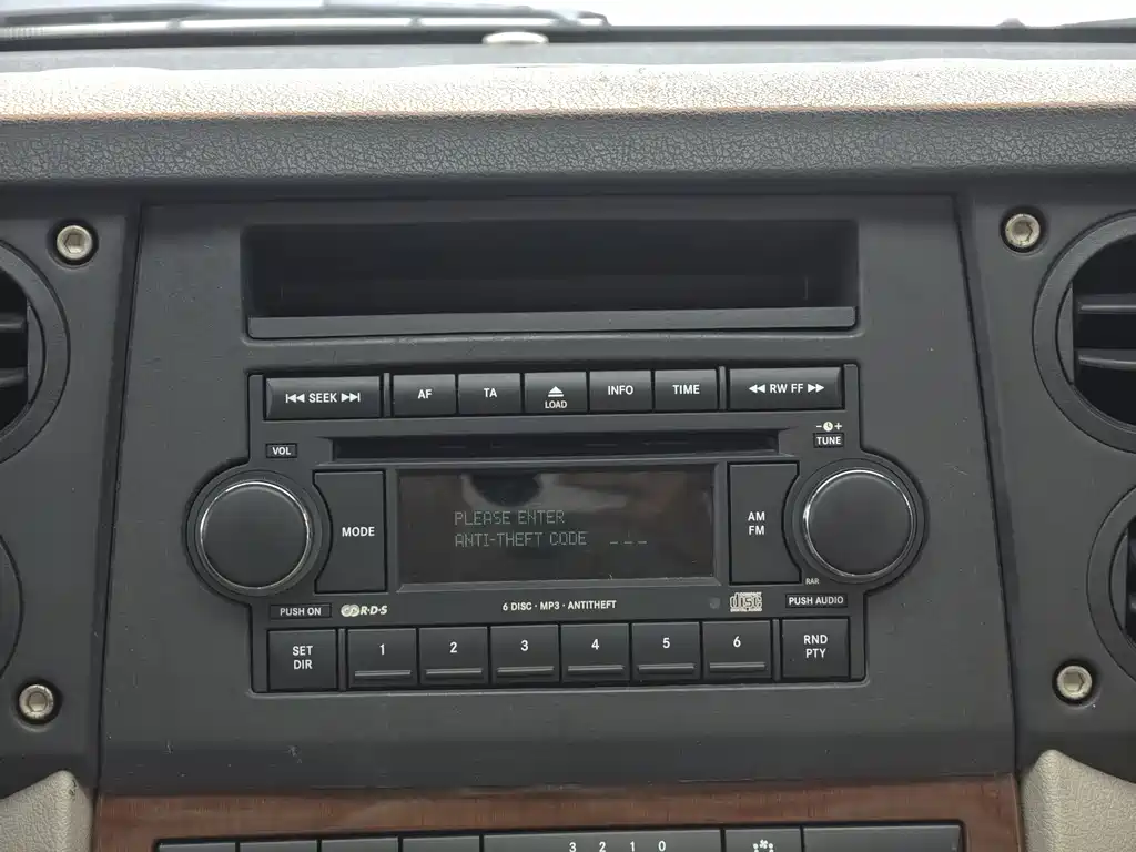 Jeep Commander Classic 2007 — фото 37