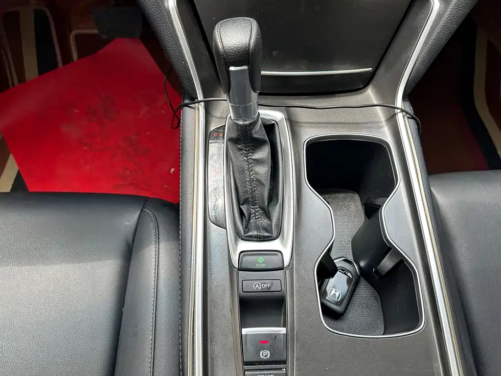 Honda Accord 2022 — фото 11