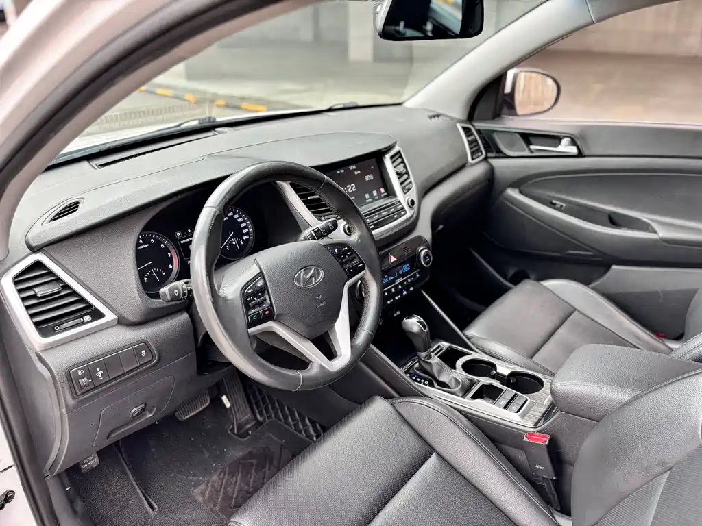 Hyundai Tucson 2016 — фото 10