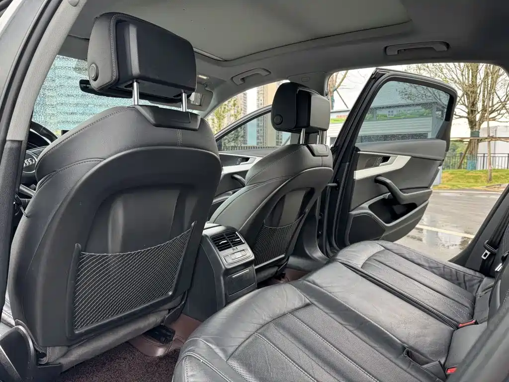 Audi A4L 2020