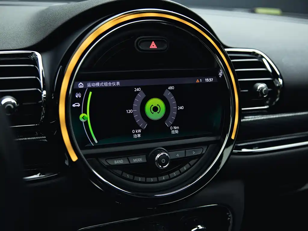 MINI JCW CLUBMAN 2021 — фото 12