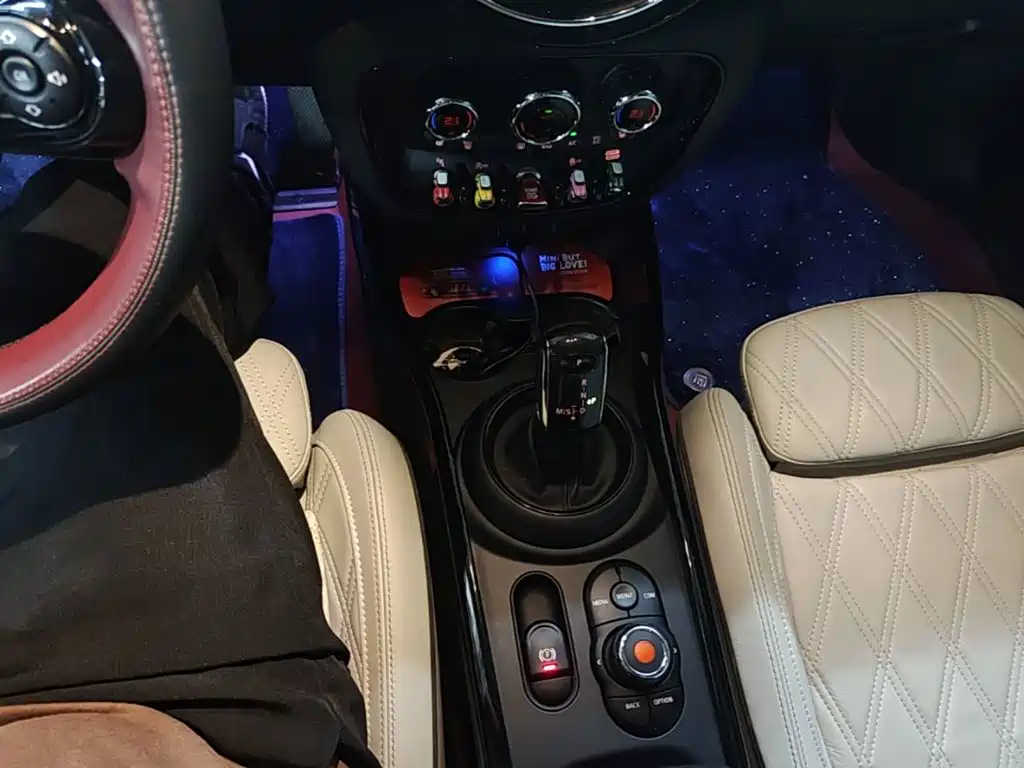 MINI Clubman 2020 — фото 14