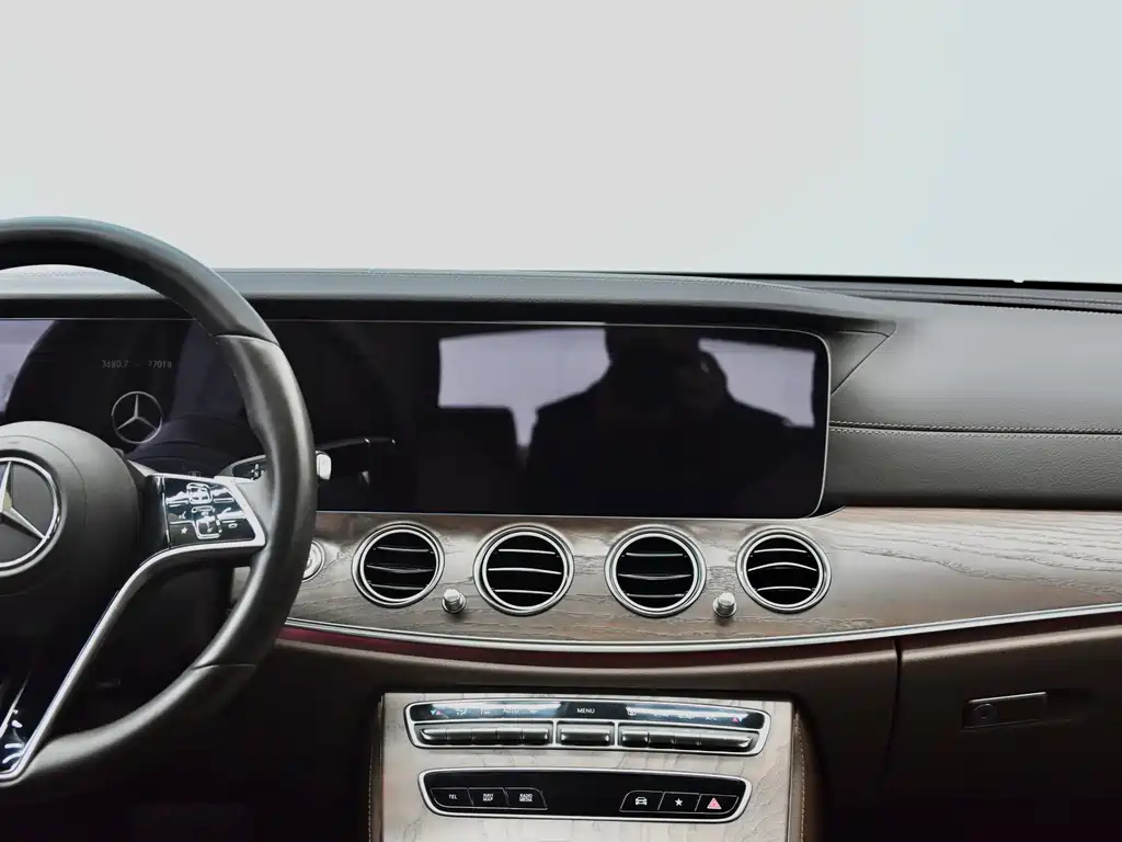 Mercedes-Benz E-Class 2022 — фото 54