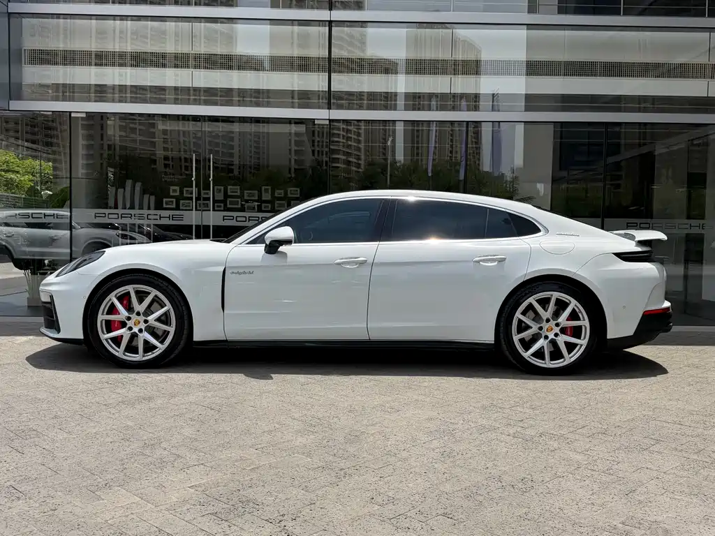Porsche Panamera Hybrid 2025