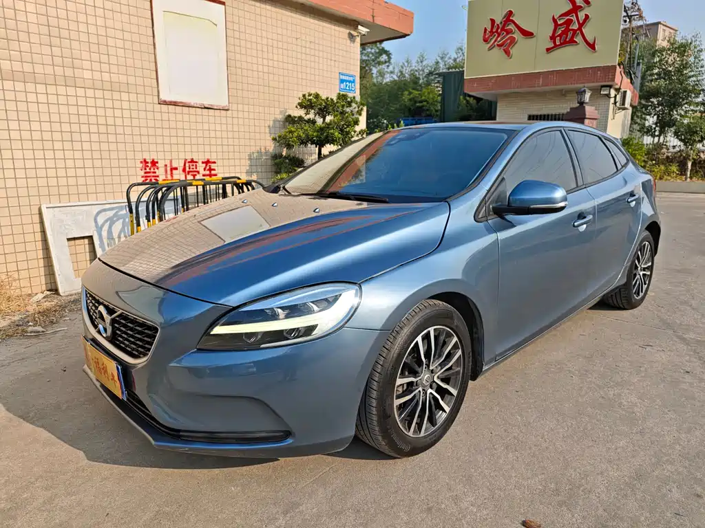 Volvo V40 2018 — фото 3