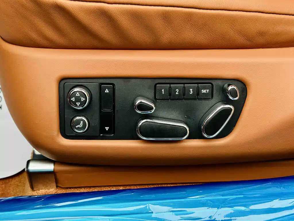 Bentley Flying Spur 2018 — фото 10
