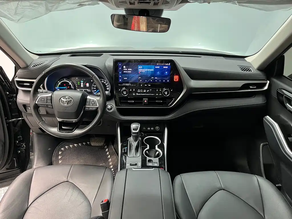 Toyota Highlander 2024 — фото 10