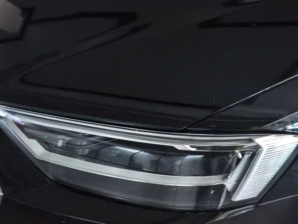 Audi A8 2018 — фото 11