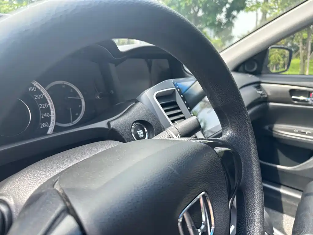 Honda Accord 2016 — фото 8